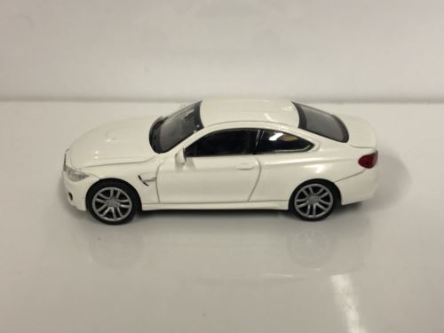minichamps 870027204 bmw m4 coupe 2015 white 1:87 scale