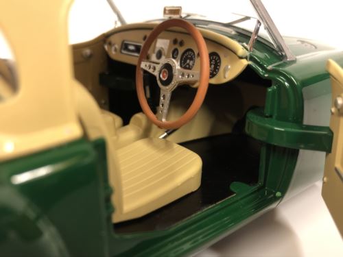 mga mki twin cam closed 1959 1:18 scale triple 9 1800165