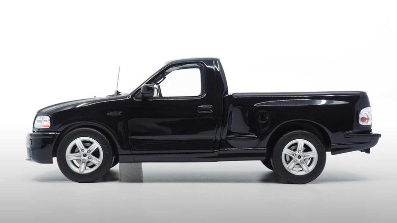 Ford F-150 SVT Lightning 2003 Black 1:18 Scale DNA Collectibles 000118