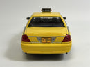 CREED 1999 Ford Crown Victoria Philly Taxi 1:24 Scale Greenlight 84173