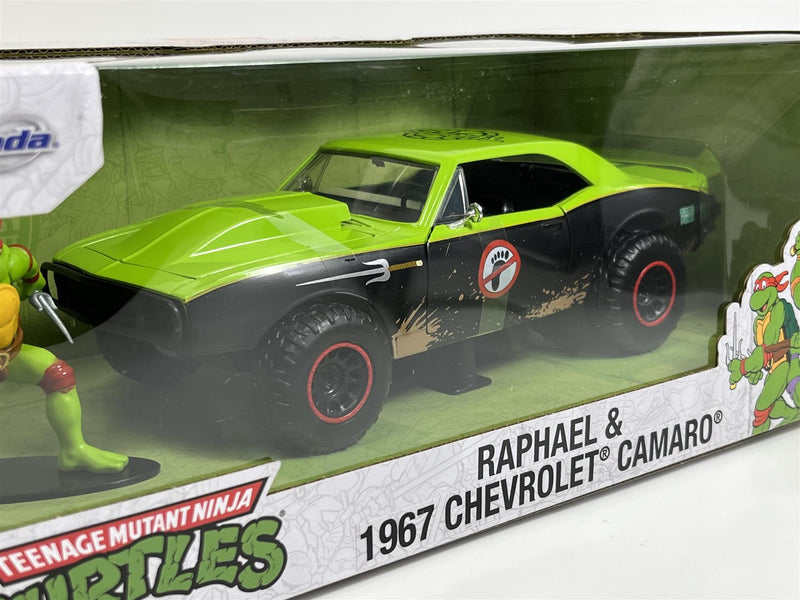 TMNT Raphael and 1967 Chevrolet Camaro 1:24 Scale Jada 253285001