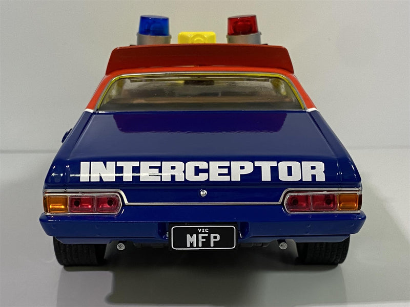 mad max interceptor 1974 ford falcon xb police 1:18 scale greenlight 13574
