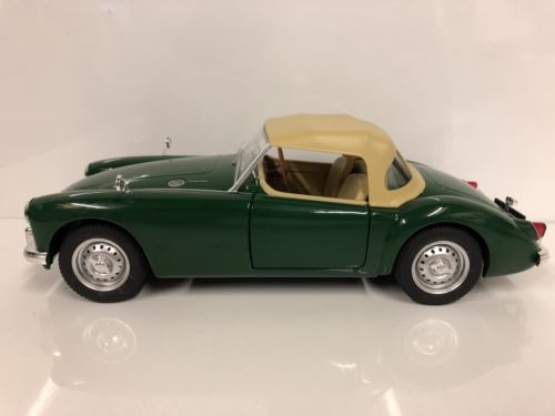 mga mki twin cam closed 1959 1:18 scale triple 9 1800165